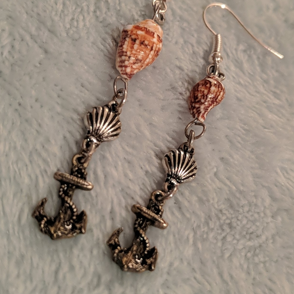 Handcrafted maritime theme earrings - Picture 2 of 2